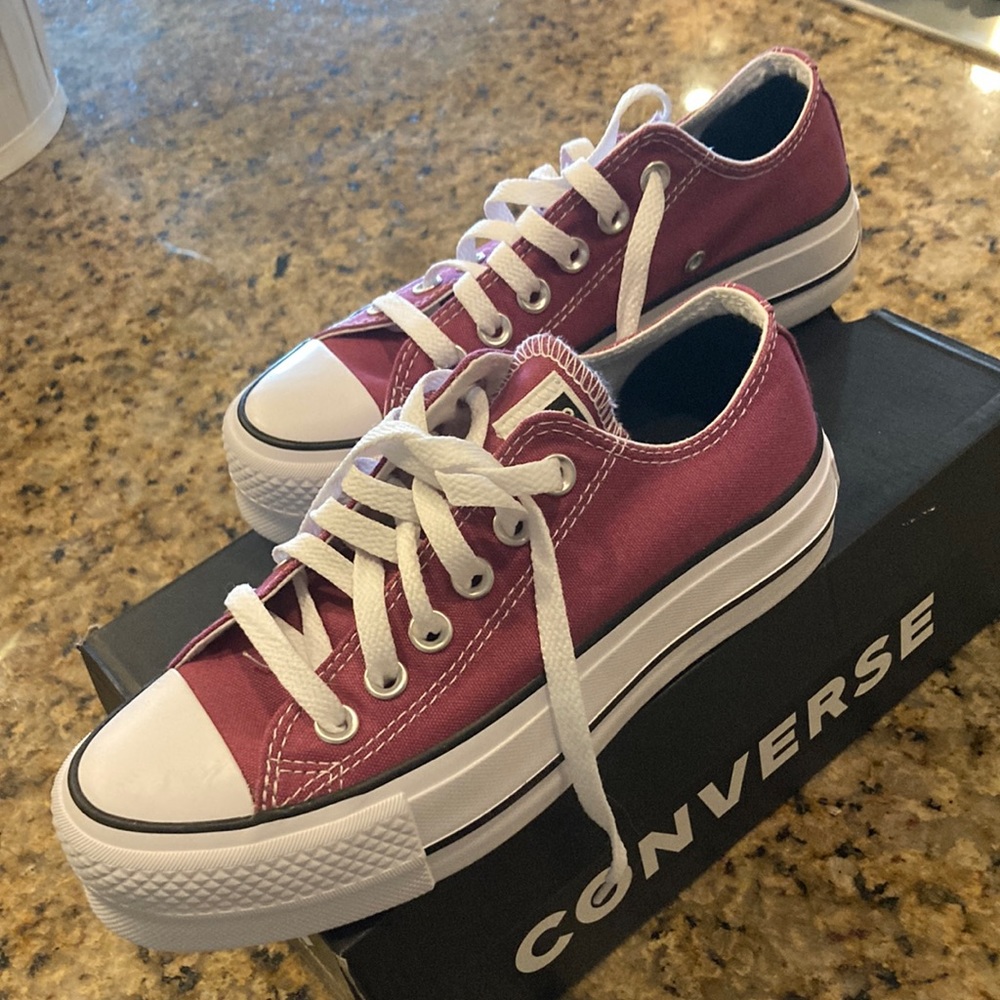 Converse Allstar size 5 womens raspberry